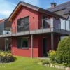 Vorstellbalkon aus Stahl feuerverzinkt und pulverbeschichtet mit Geländer aus Glas