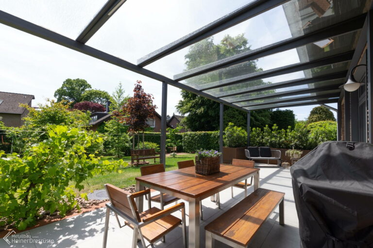 Terrassendach mit Hochbeet