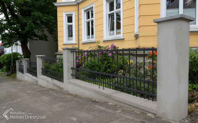 Grundstückszaun genietet