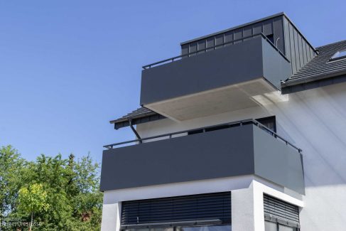 Balkon mit HPL-Platten