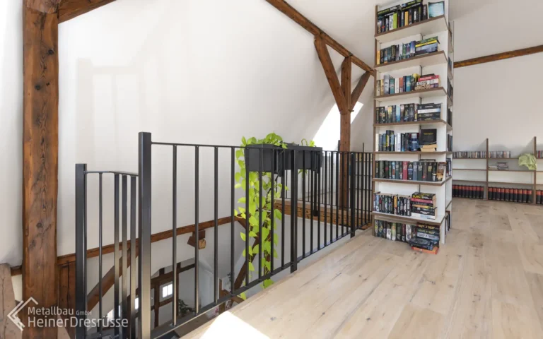 Geländer einer offenen Etage
