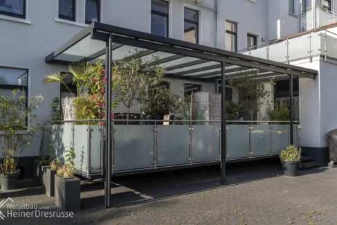 Terrassendach und Balkon in einem