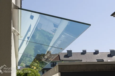 Vordach aus TVG Sicherheitsglas